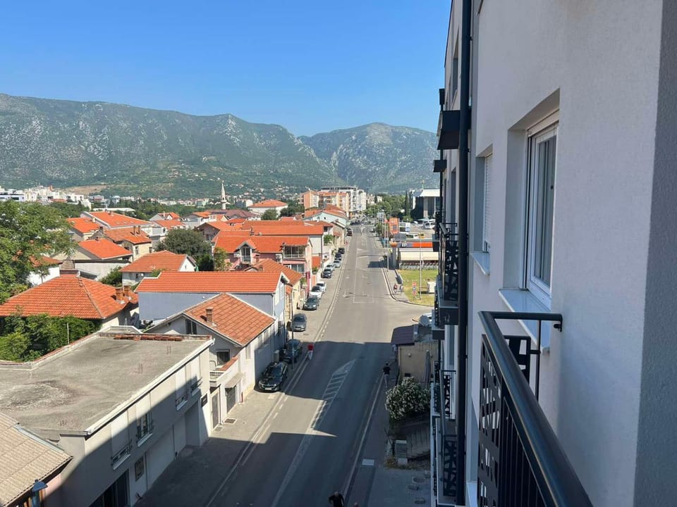 Day, City view, Location