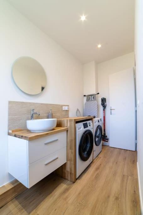 Appartement climatisé gare St-Charles Apartment in Marseille