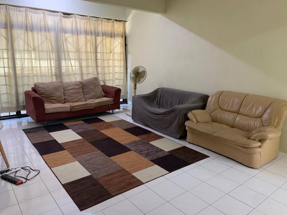HOMESTAY ALORSETAR TOWNCENTRE by ASTARILA GUESTHOUSE-AmanCentral -iSLAM SAHAJA - 2storey Banglo, Private Pool, BBQ area & sports - max 30pax Villa in Kedah