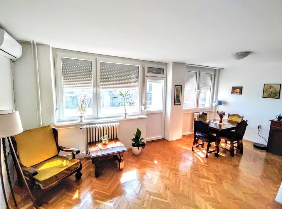 Living room, Seating area, air conditioner