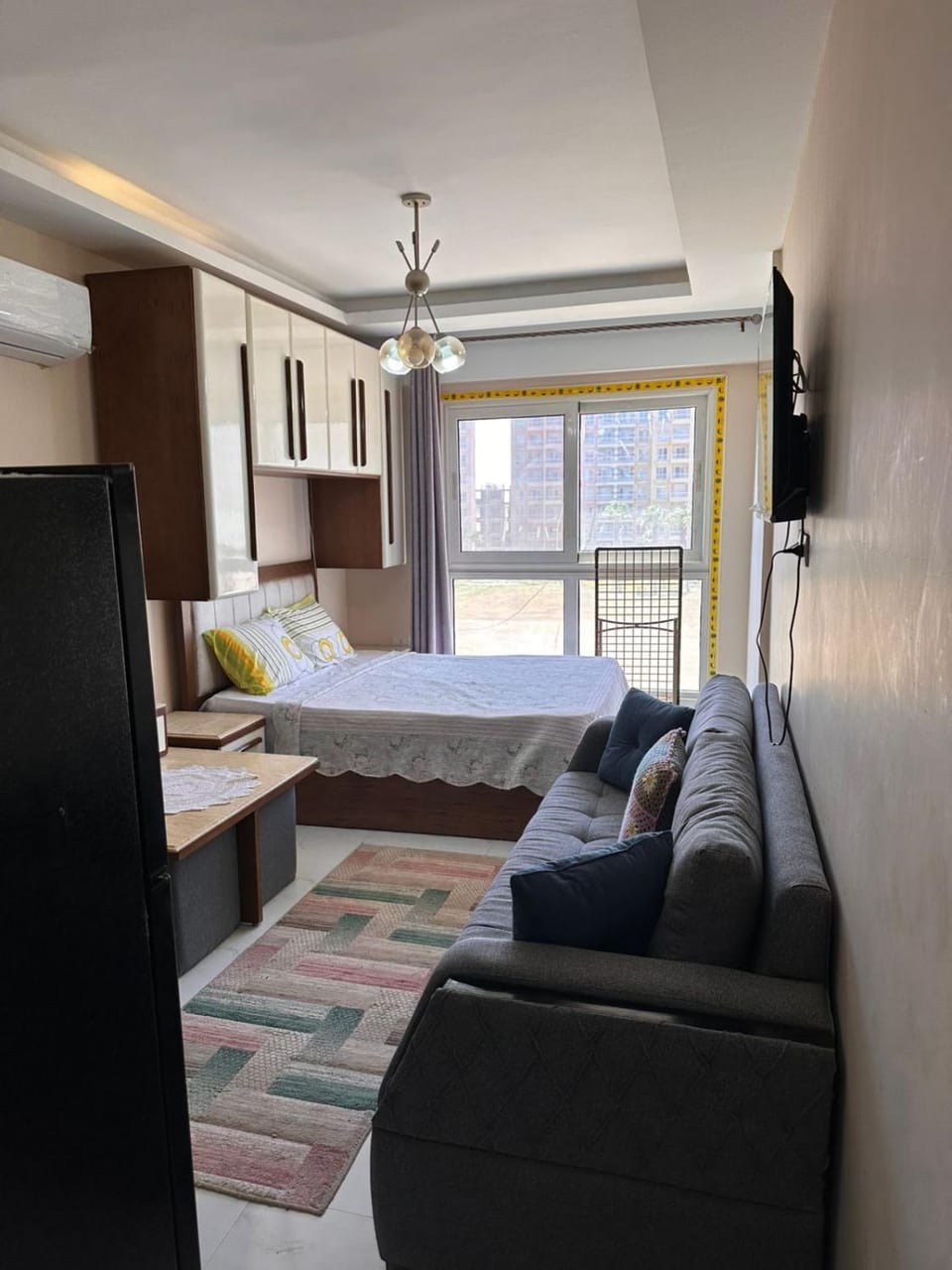 TV and multimedia, View (from property/room), Seating area, Bedroom, wardrobe