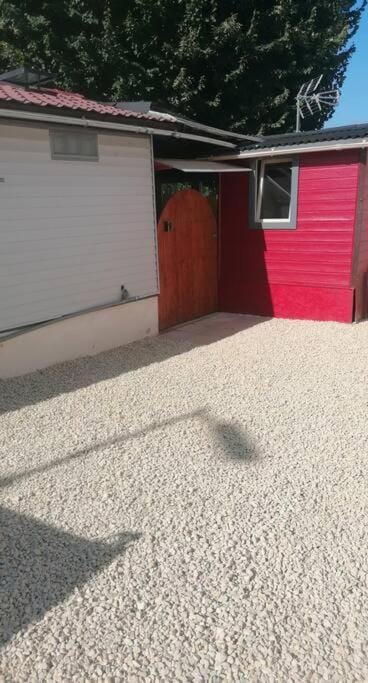 La Cabane. Apartment in Nouvelle-Aquitaine