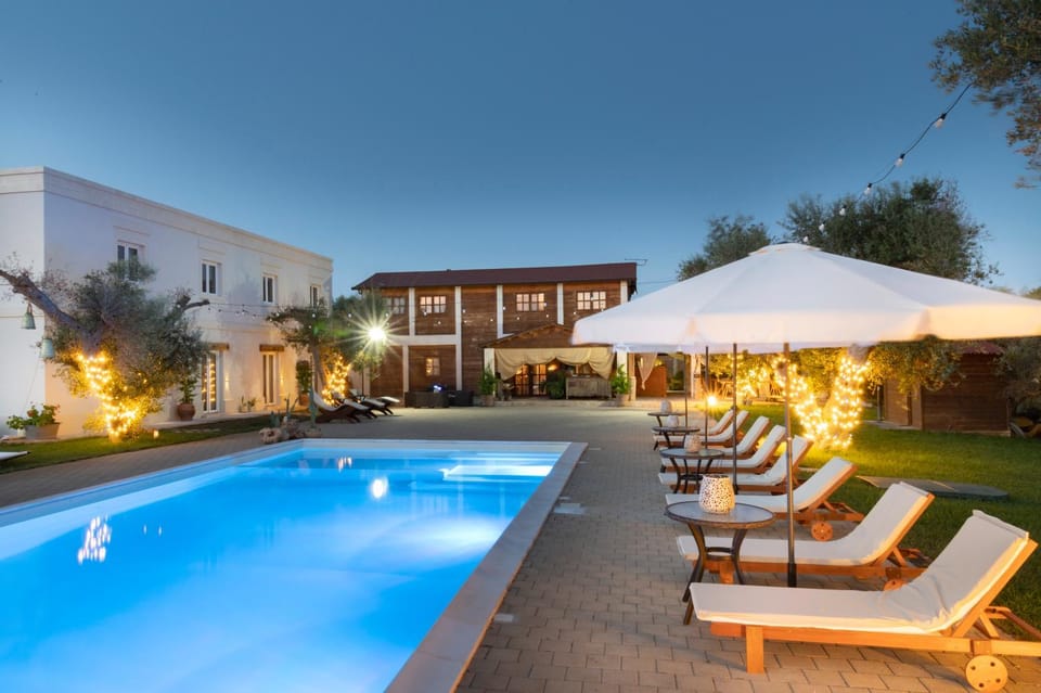 Natural landscape, Garden, Garden view, Pool view, Swimming pool, sunbed