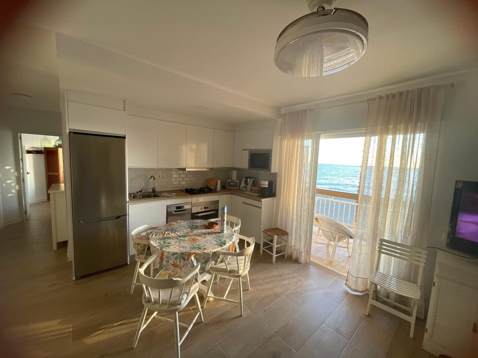 Kitchen or kitchenette, minibar, pet friendly, stove, toaster