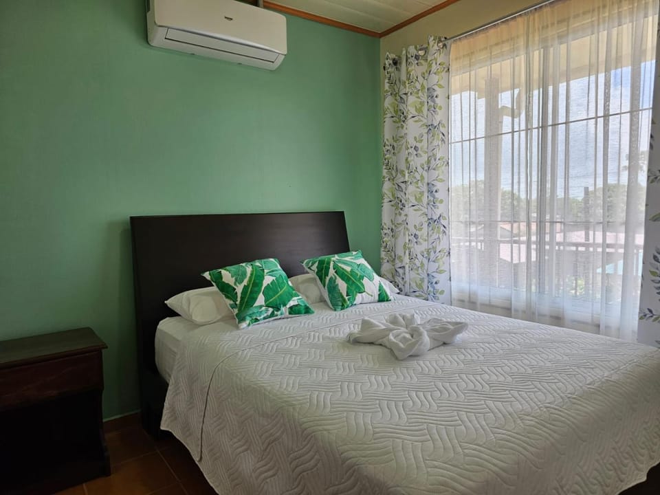 Photo of the whole room, Bedroom, air conditioner