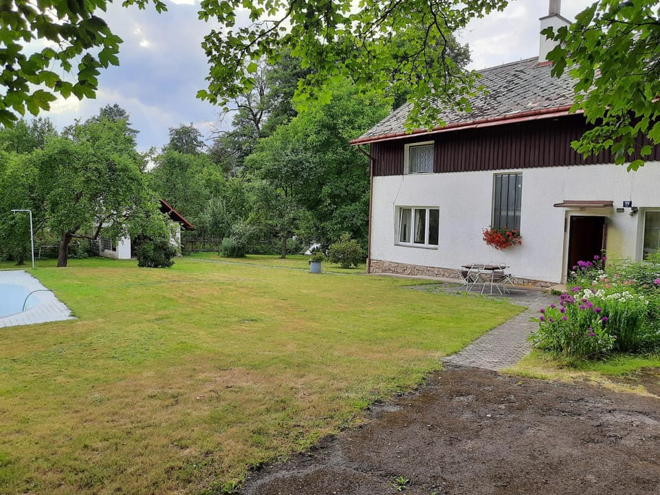 Property building, Garden