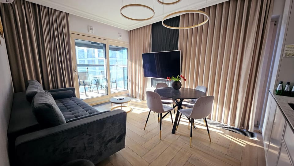 TV and multimedia, View (from property/room), Balcony/Terrace, Kitchen or kitchenette, Living room
