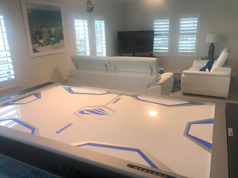 Game Room, TV and multimedia, Living room, Evening entertainment