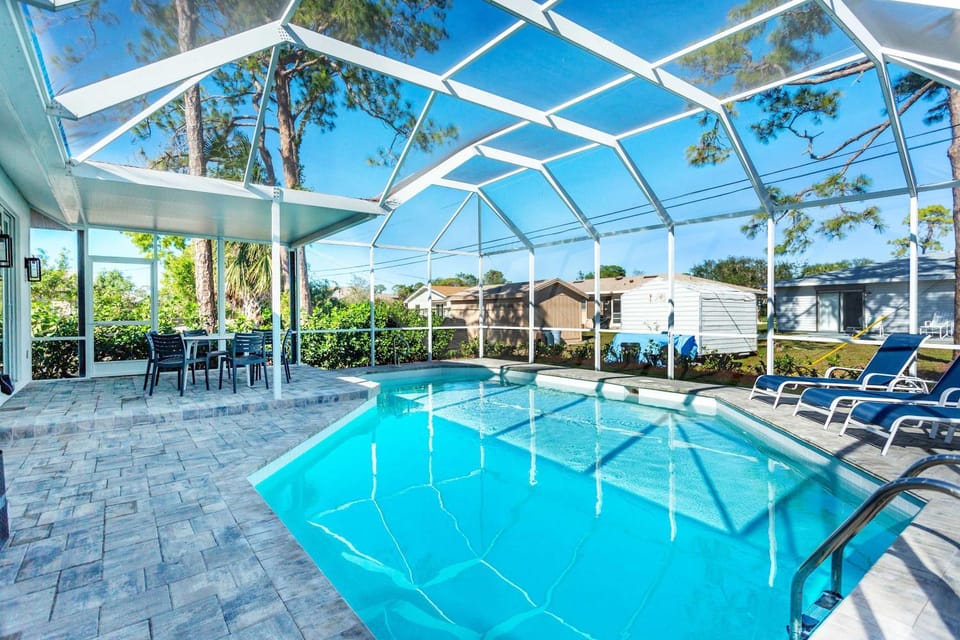 Patio, Day, Balcony/Terrace, Pool view, Swimming pool, Swimming pool, sunbed