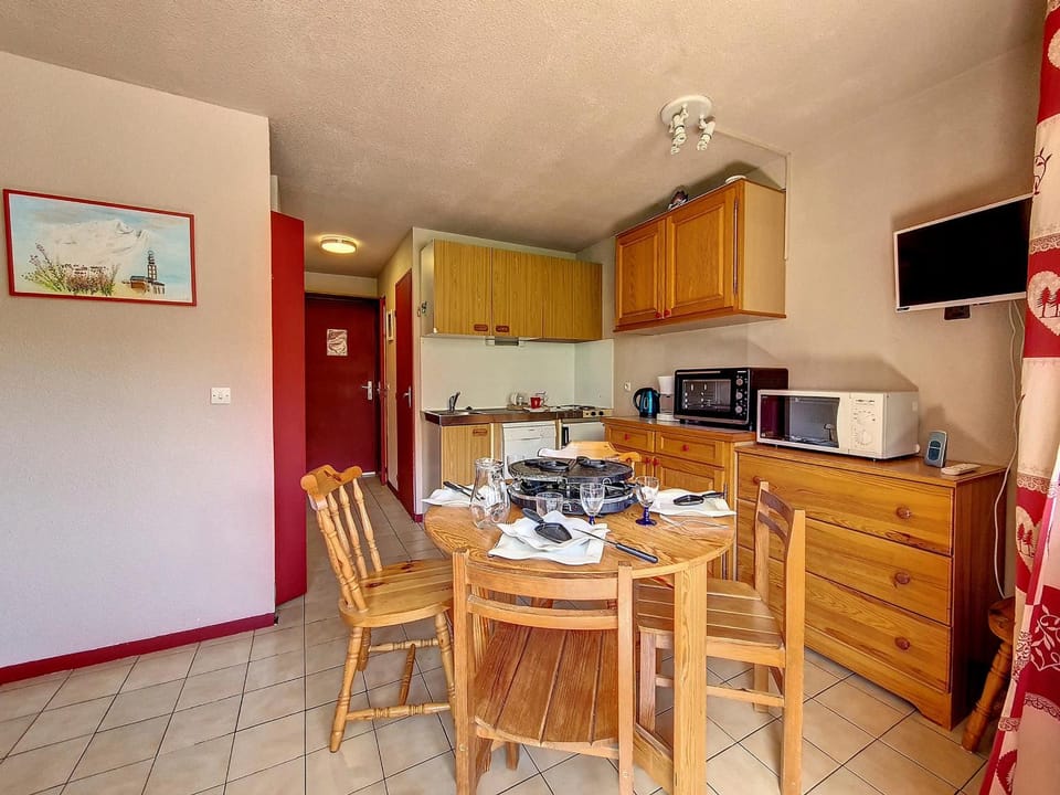 Studio ski-in/ski-out avec balcon, animaux acceptés - FR-1-344-1181 Apartment in Les Allues