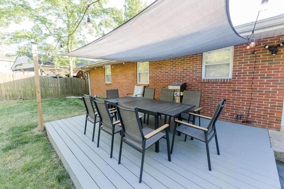 Cozy Nashville Retreat 10 Min to Broadway House in Nashville