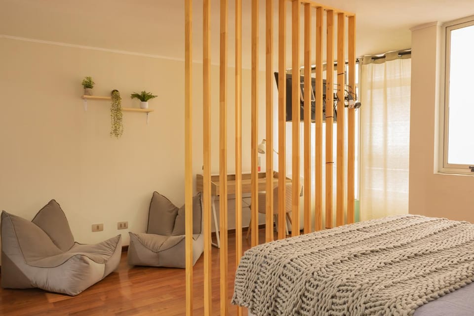 Bed, Living room, Photo of the whole room, Seating area, Bedroom