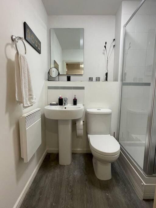 Shower, Bathroom, towels
