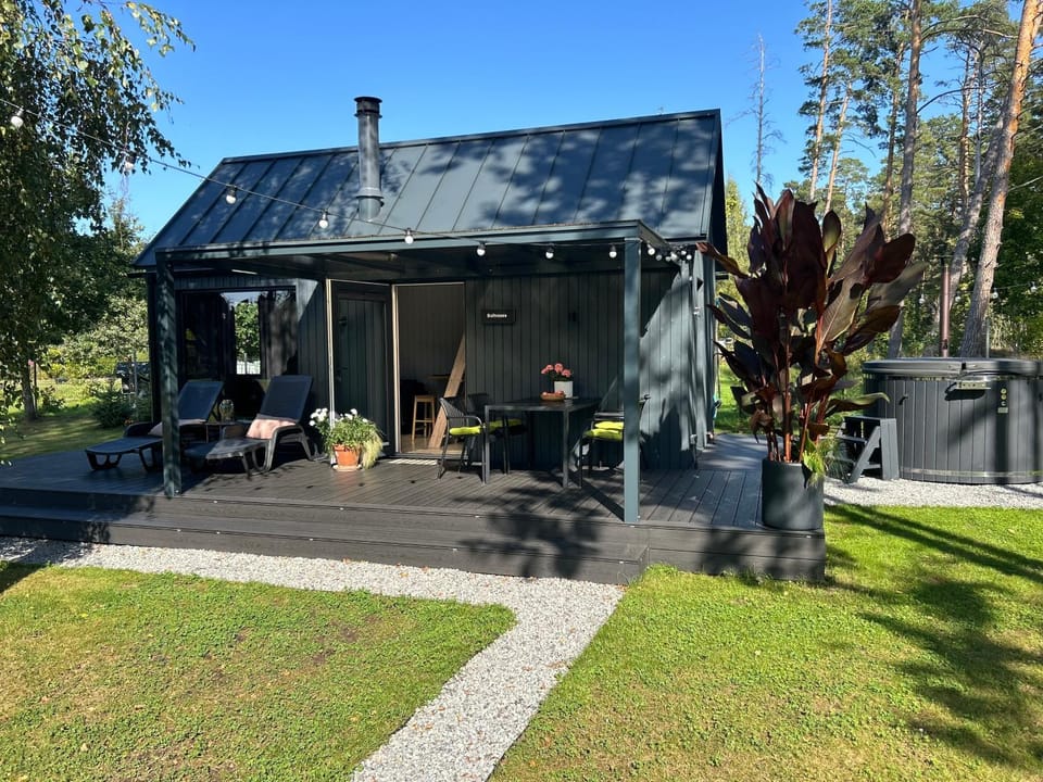 Property building, Day