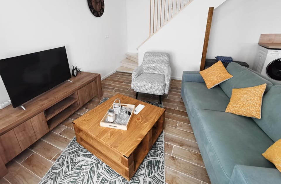 TV and multimedia, Seating area