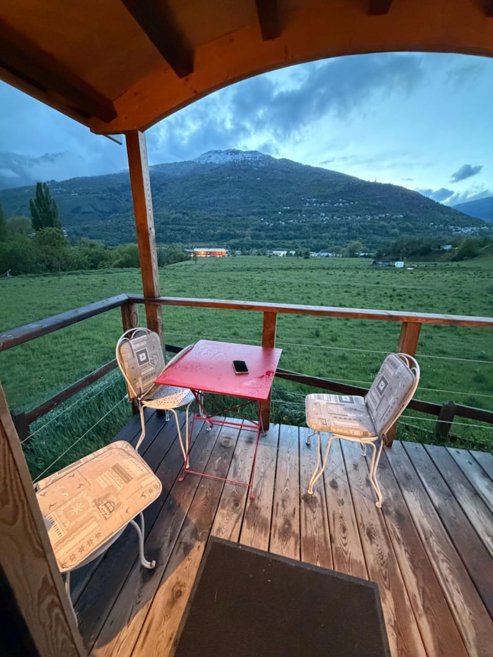 Alpine love shack Nature lodge in Briançon