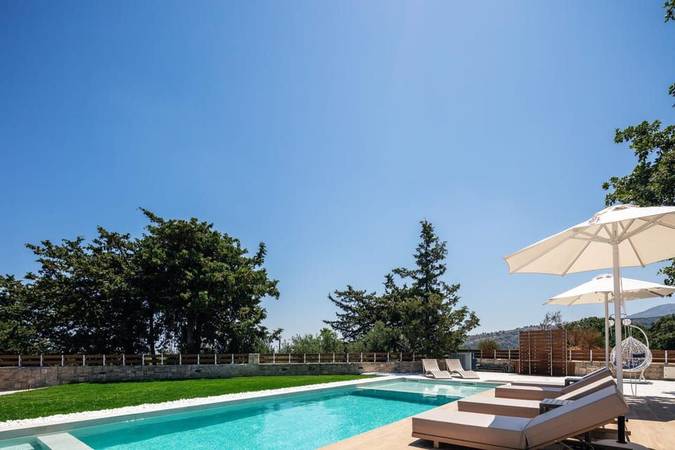 Patio, Natural landscape, Pool view, Swimming pool, Swimming pool, sunbed