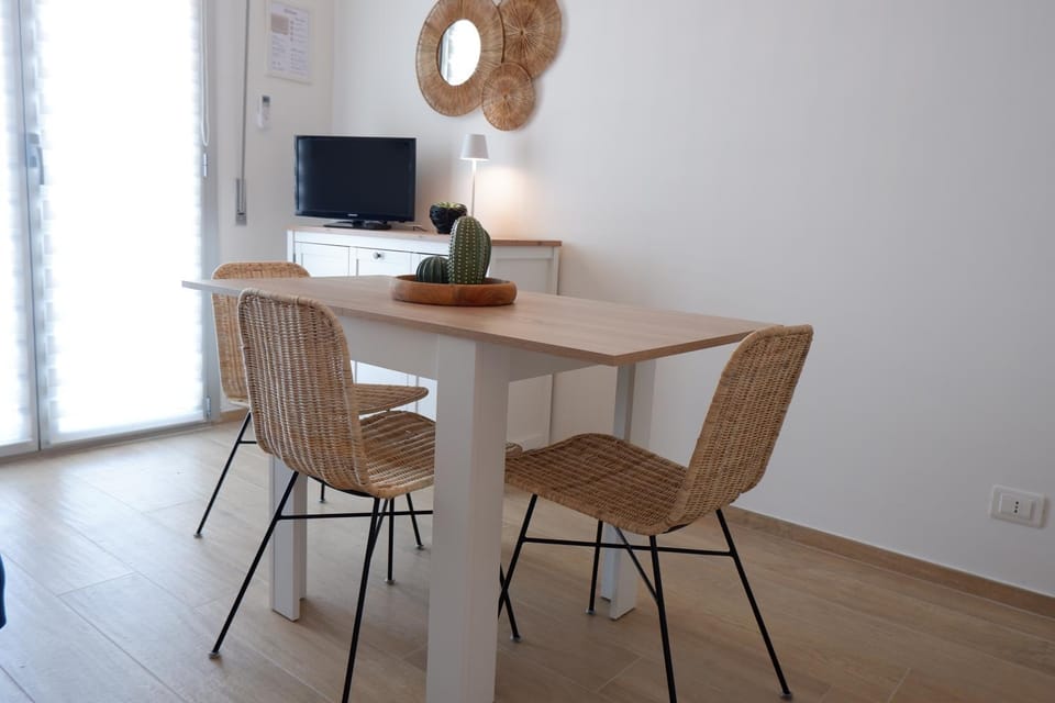 TV and multimedia, Dining area