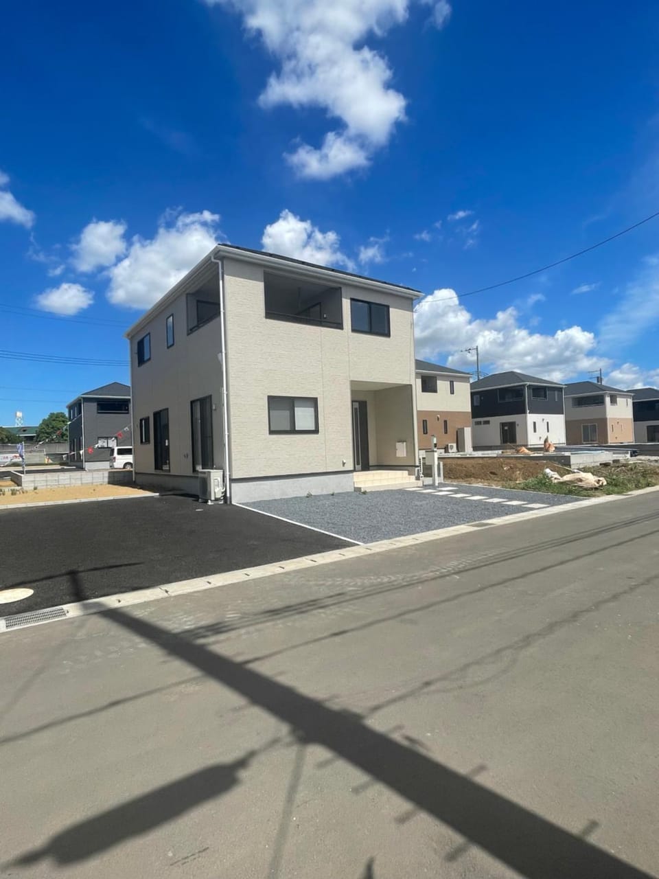 Property building, Neighbourhood