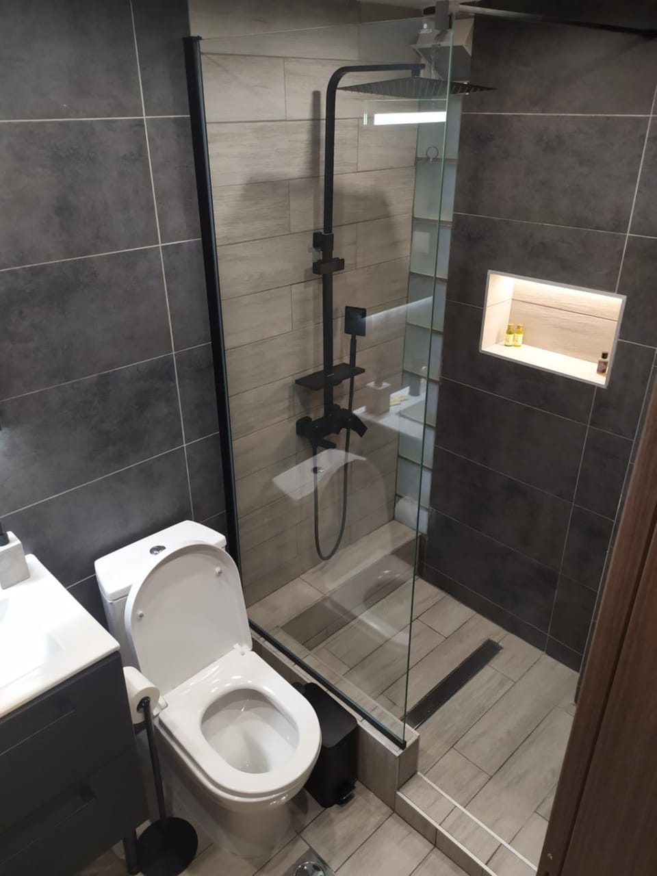 Shower, Toilet, Bathroom