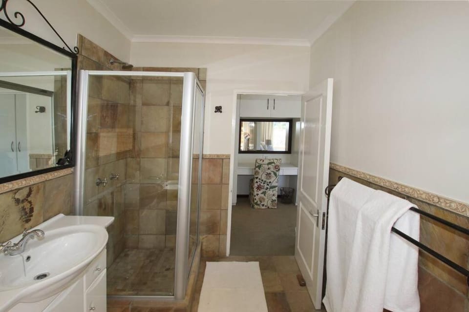 ELLIOT 22, 100m from beach & river mouth Apartment in Eastern Cape