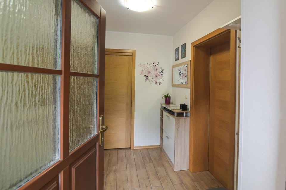 Facade/entrance, Lobby or reception, wardrobe