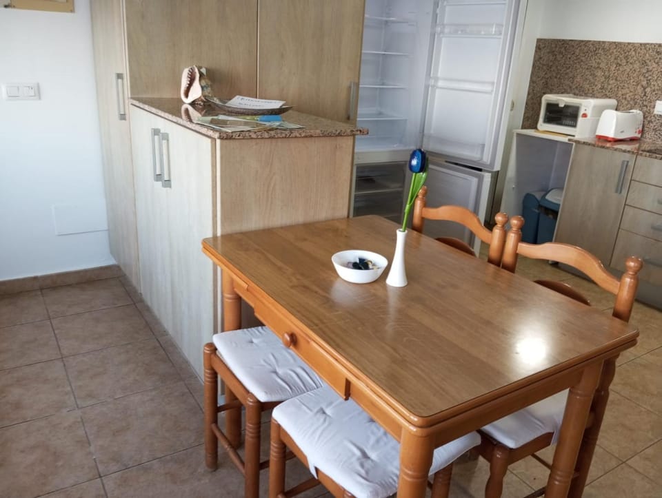 Dining area, kitchen