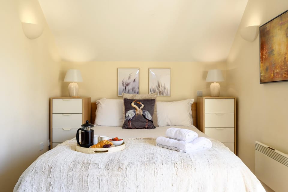 Bed, Bedroom, hair dryier, heating, storage, towels