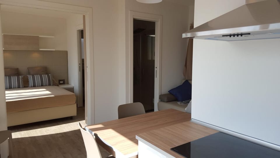 Kitchen or kitchenette, Seating area