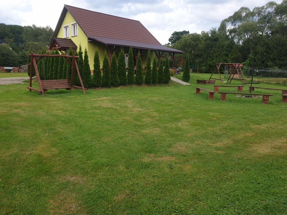 Domek w Bieszczadach u Ani Apartament 3 Apartment in Slovakia