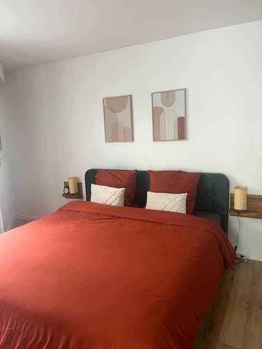 Bed, Photo of the whole room, Bedroom