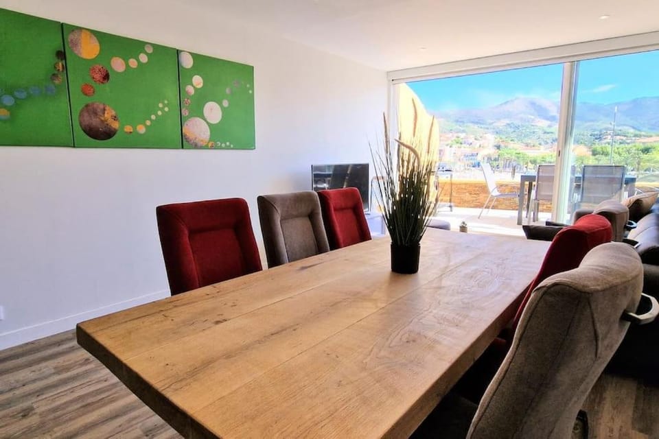 Unique Rare 1ère ligne neuf clim Apartment in Port-Vendres
