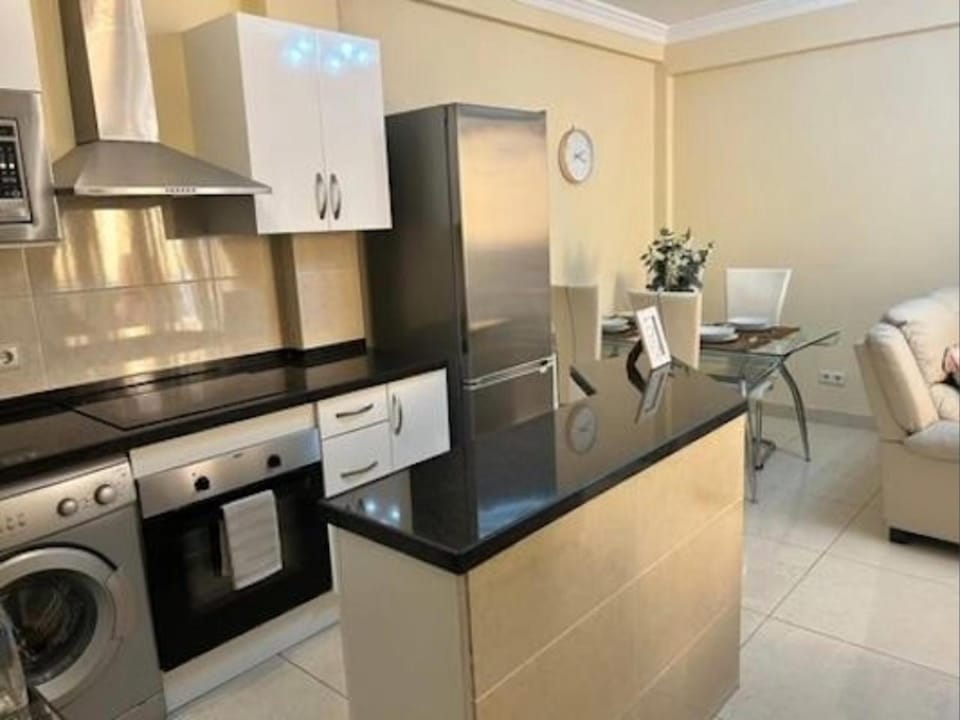 Las Delicias, Estepona - opposite Playa de la Rada Apartment in Estepona