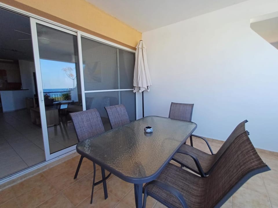 Patio, Dining area