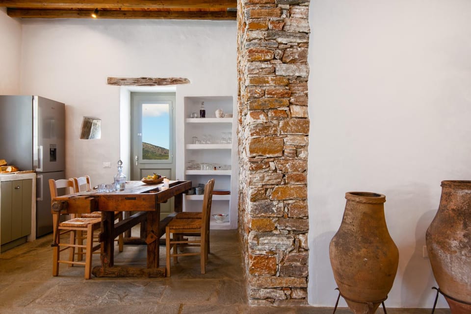 Dining area, kitchen