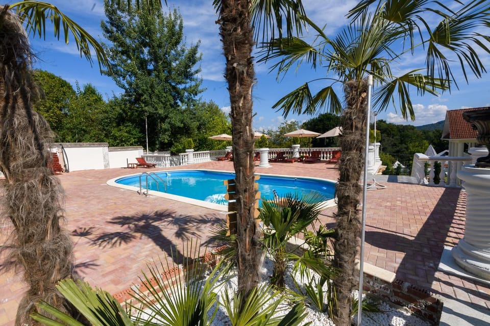 Pool view, Swimming pool
