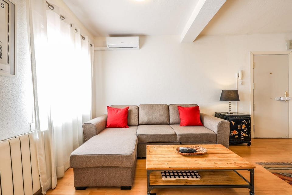 apartamento en plaza de ventas ALQUILER TEMPORAL Apartment in Madrid