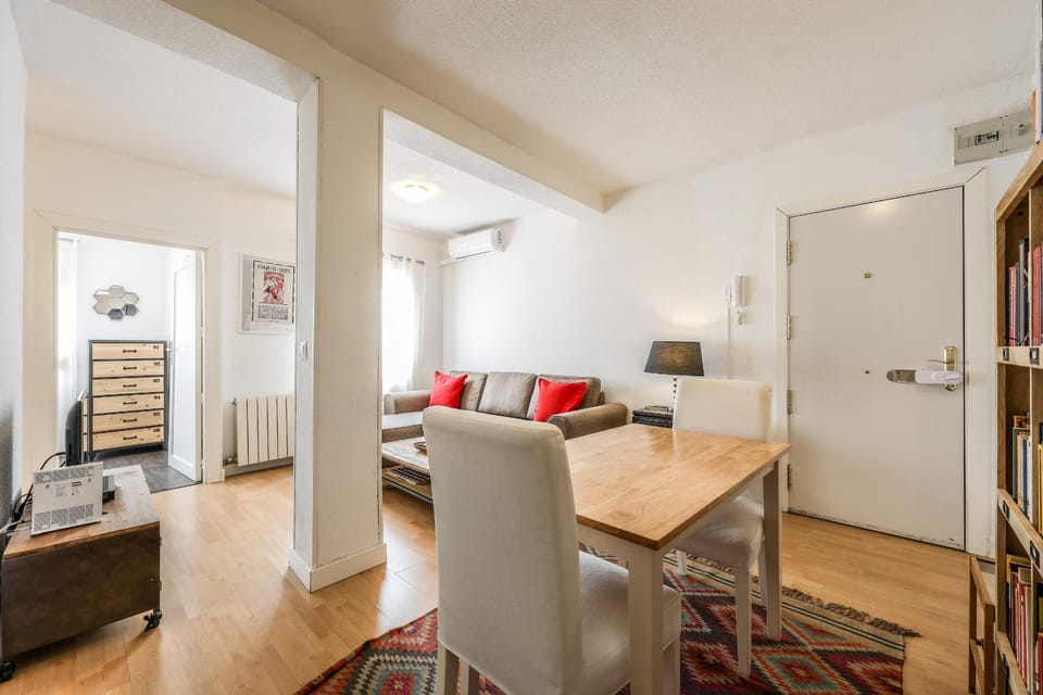 apartamento en plaza de ventas ALQUILER TEMPORAL Apartment in Madrid