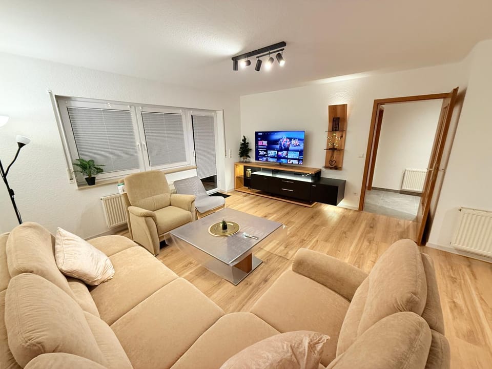 Communal lounge/ TV room, TV and multimedia, Living room, Seating area, Evening entertainment
