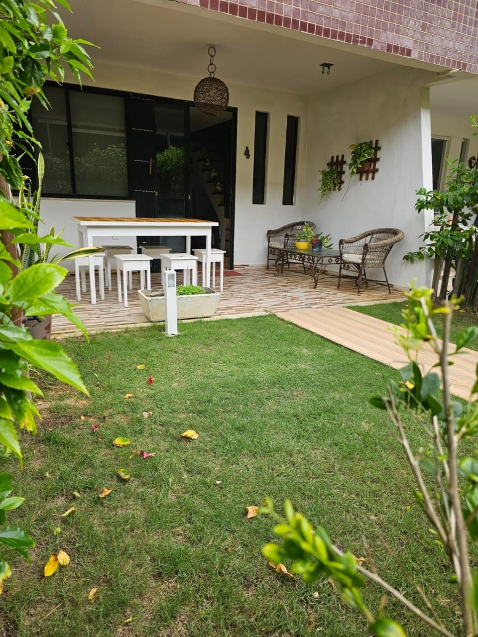 Property building, Patio, Day, Garden, Garden view