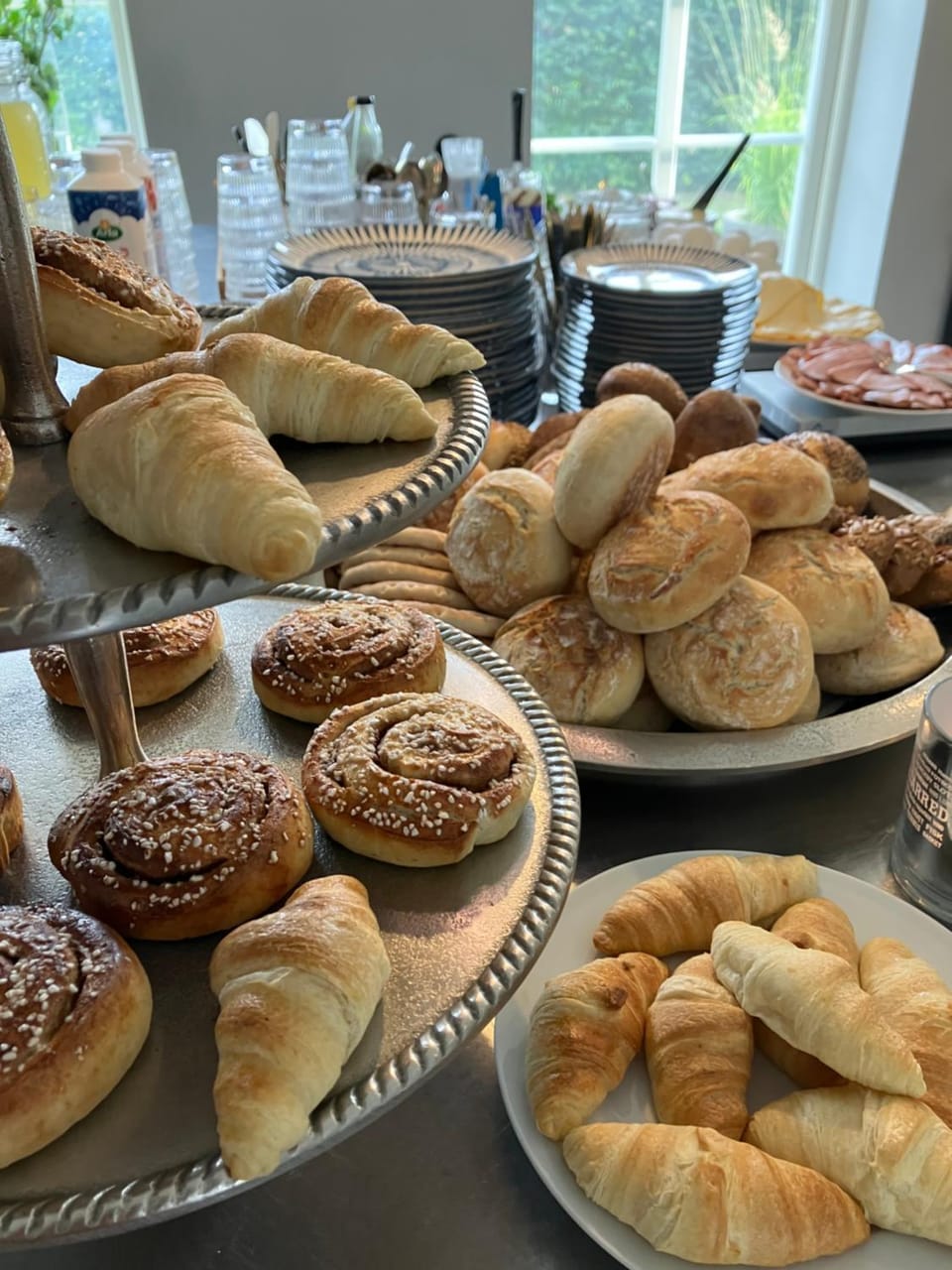 Breakfast, Continental breakfast, Buffet breakfast