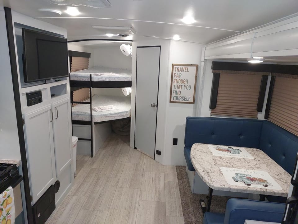 The Torres' Camper Experience! Apartment in Tampa