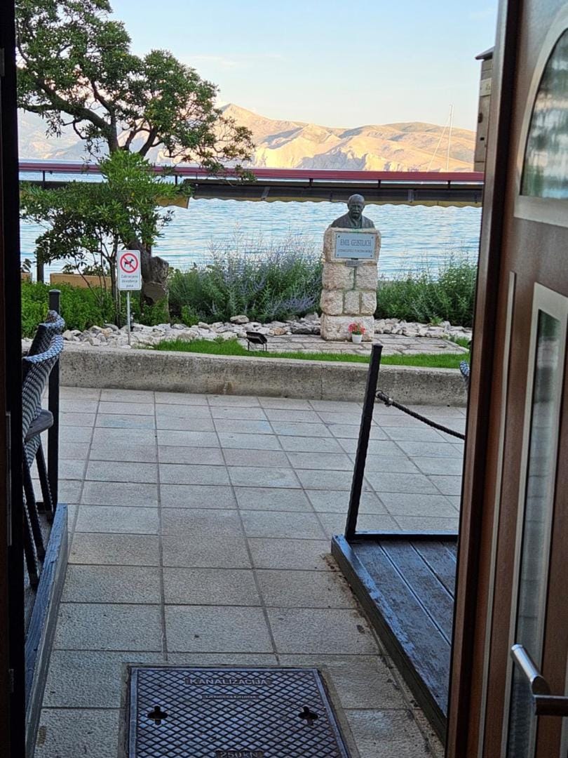 App KURA ON THE BEACH Apartment in Lika-Senj County