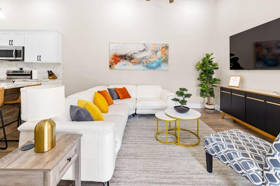 Alluring Luxury Oasis, Modern Comfort & Relaxation Villa in Wellington