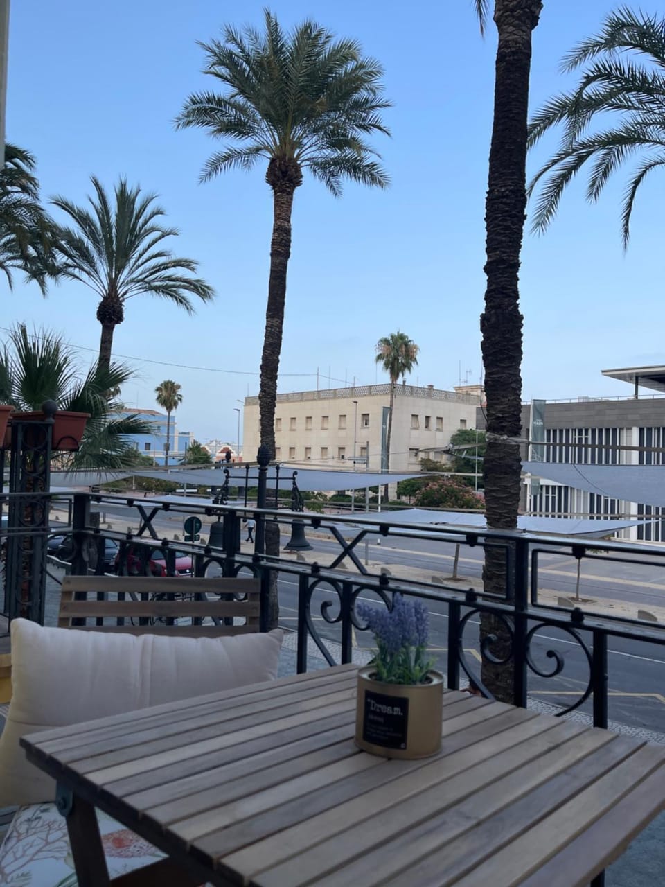 View (from property/room), Balcony/Terrace, Living room, City view
