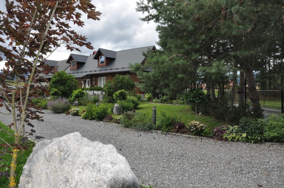 Property building, Garden, Garden view