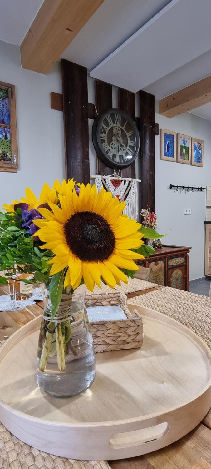 Decorative detail, Dining area