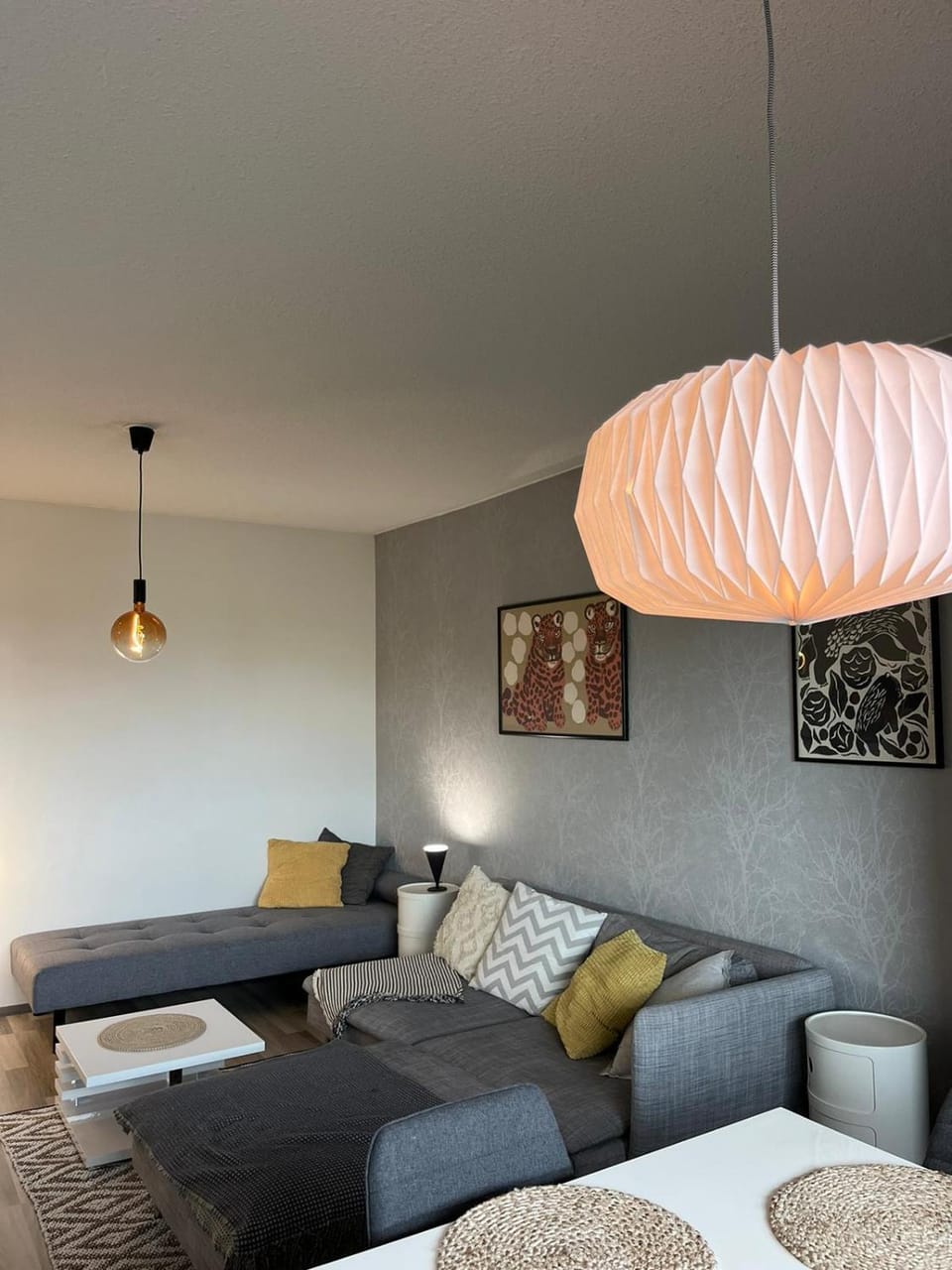 Bed, Living room