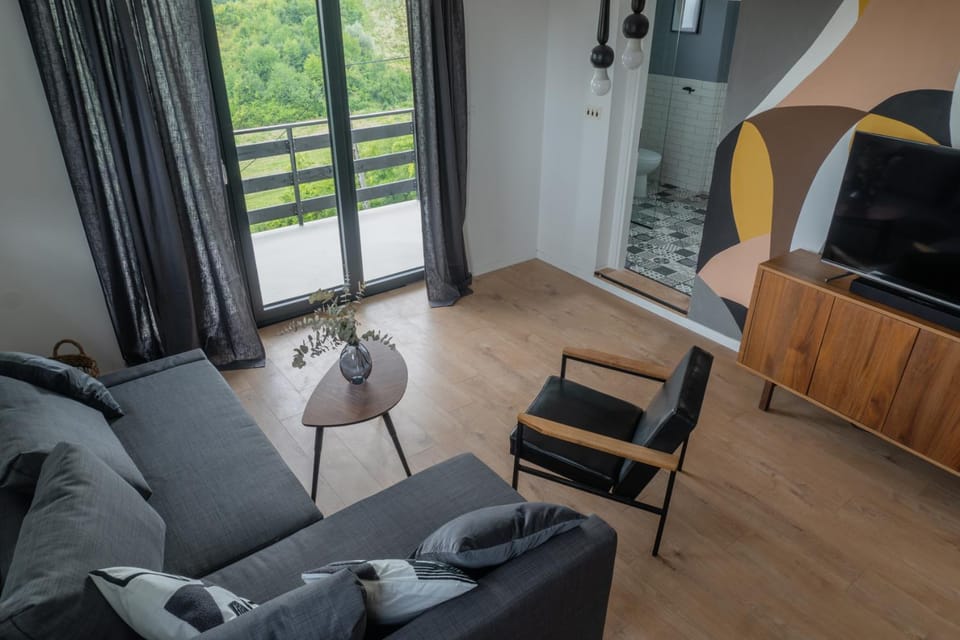 Communal lounge/ TV room, TV and multimedia, Living room