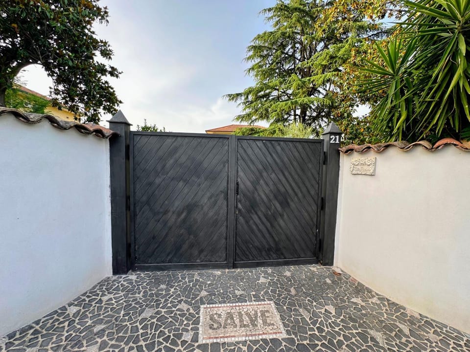 Property building, Facade/entrance